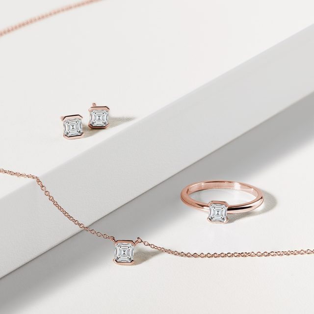 SET NÁHRDELNÍKU A NÁUŠNIC S DIAMANTY V RŮŽOVÉM ZLATĚ - DIAMANTOVÉ SOUPRAVY - 