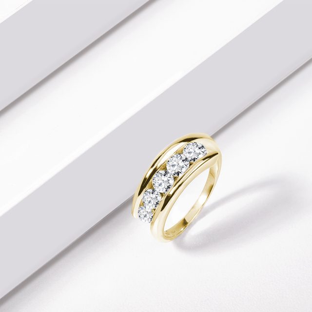 DIAMOND RING IN YELLOW GOLD - WOMEN'S WEDDING RINGS - 