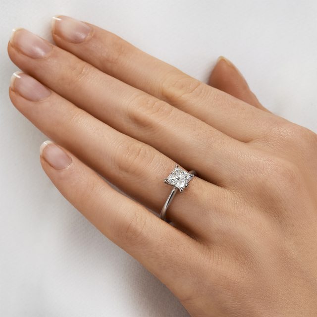 BAGUE EN OR BLANC ET DIAMANT DE SYNTHÈSE PRINCESSE - BAGUES AVEC DIAMANTS DE SYNTHÈSE - 