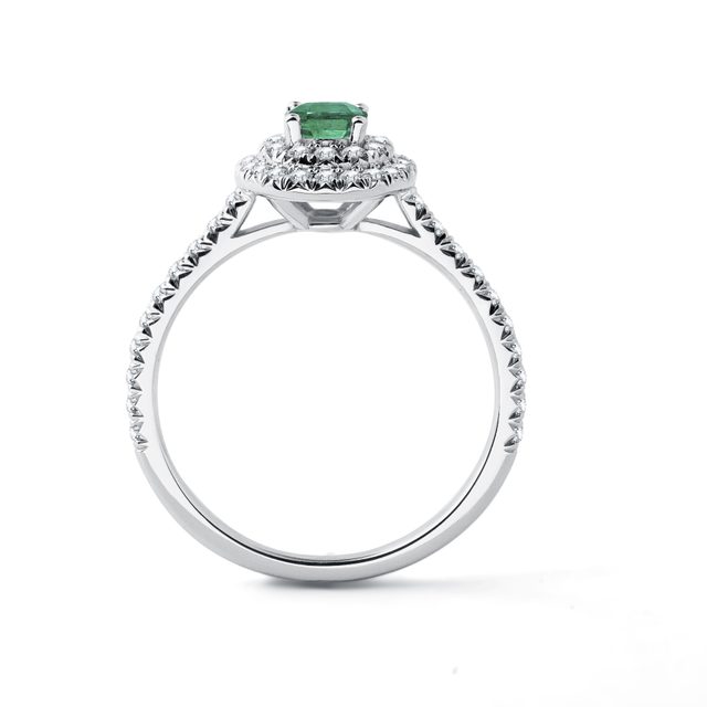 BAGUE EN OR BLANC AVEC DOUBLE HALO DE DIAMANTS ET ÉMERAUDE - BAGUES EN ÉMERAUDE - 