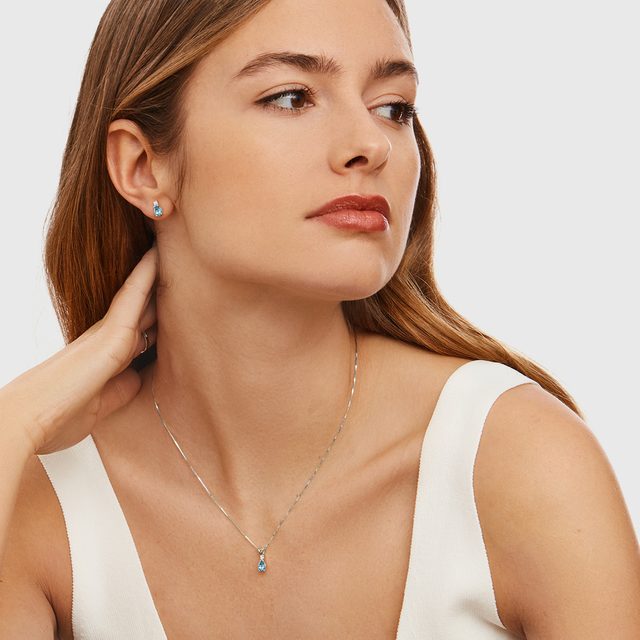 BOUCLES D'OREILLES MÉTAL OR BLANC AVEC DIAMANTS ET TOPAZES - BOUCLES D'OREILLES EN TOPAZE - 