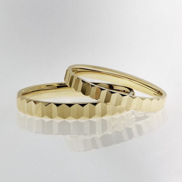 MODERNÍ DÁMSKÝ PRSTEN VE ŽLUTÉM ZLATĚ - ZLATÉ PRSTENY - 