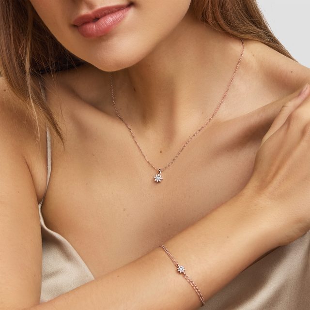 BRACELET EN OR ROSE AVEC FLEUR EN DIAMANT - BRACELETS AVEC DIAMANTS - 