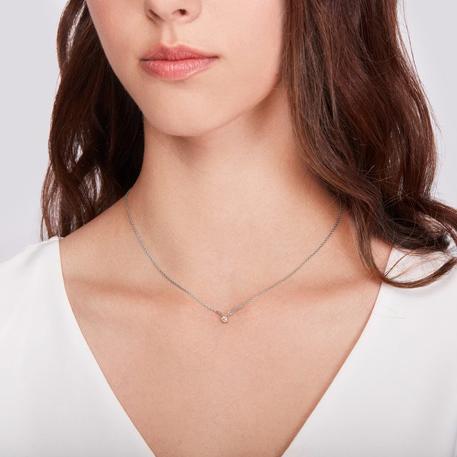 NÁHRDELNÍK Z BIELEHO ZLATA S BRILIANTOM - NÁHRDELNÍKY S DIAMANTMI - 