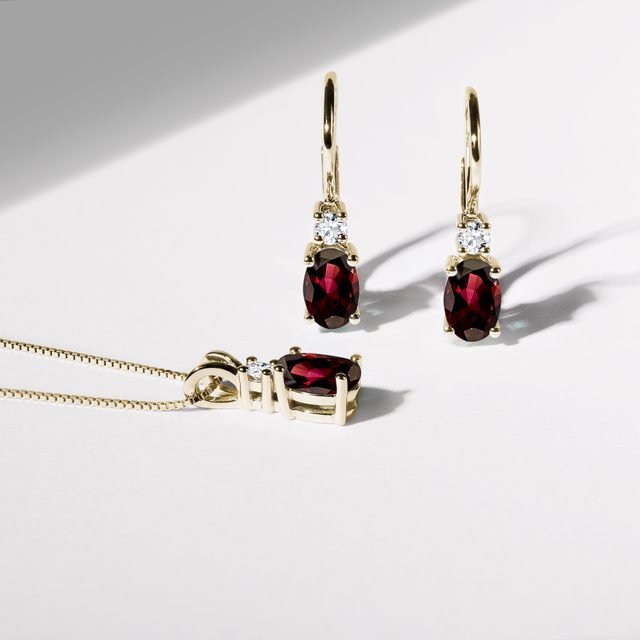 GELBGOLDENE HALSKETTE MIT OVALEM GRANAT UND DIAMANT - KETTEN MIT GRANAT - 