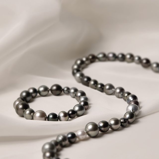 COLLIER ET BRACELET EN PERLES DE TAHITI - PARURES DE PERLES - 