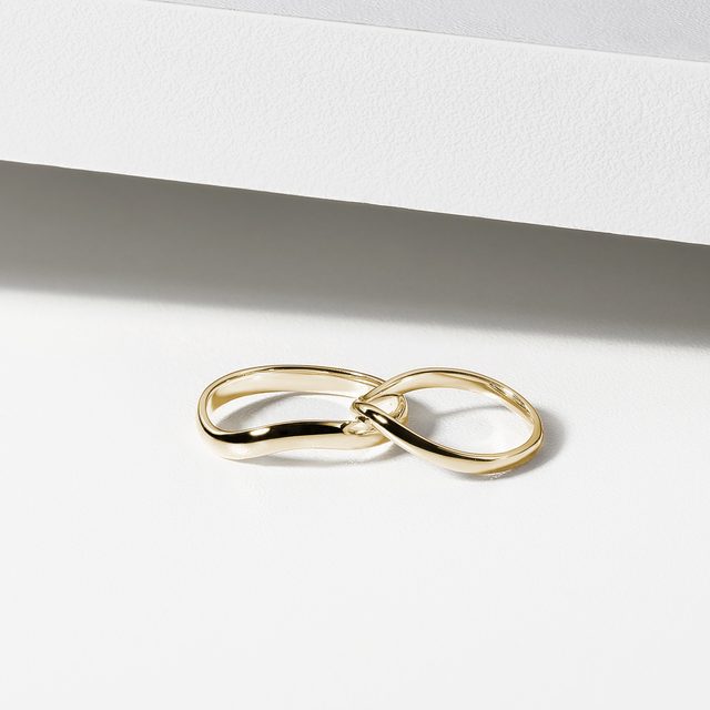 MODERN WAVE RING IN YELLOW GOLD - YELLOW GOLD RINGS - 
