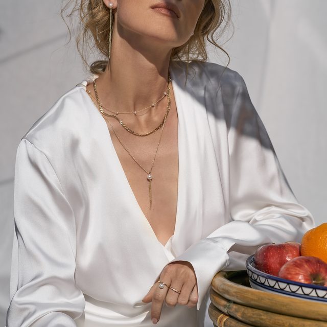 WHITE FRESHWATER PEARL NECKLACE IN YELLOW GOLD - PEARL PENDANTS - 