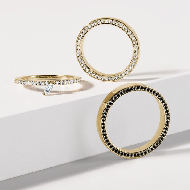 MODERNES TRAURINGSET AUS GELBGOLD MIT BRILLANTEN - GELBGOLDENE TRAURINGE IM SET - 