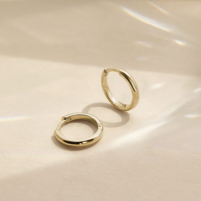 CLASSIC HOOP EARRINGS IN YELLOW GOLD - YELLOW GOLD EARRINGS - 