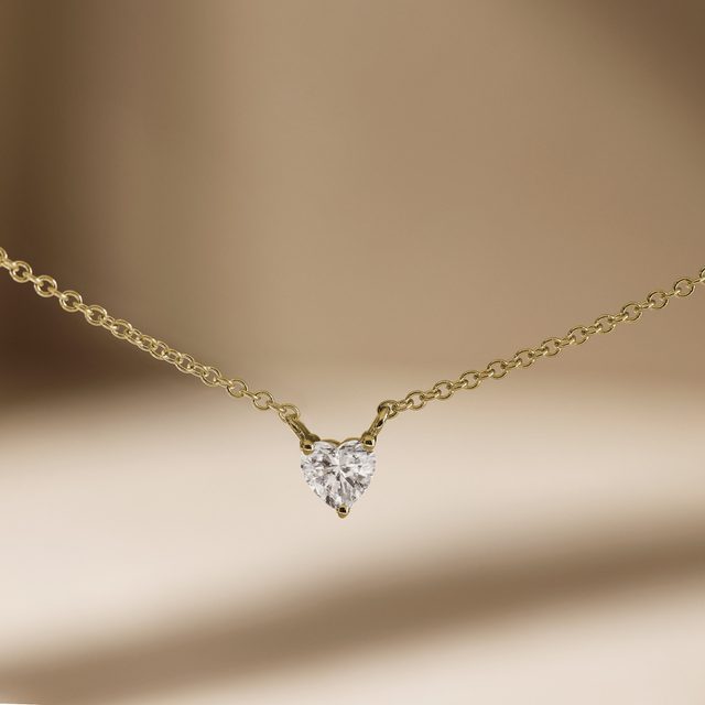 NÁHRDELNÍK S DIAMANTEM VE TVARU SRDCE VE ZLATĚ - NÁHRDELNÍKY S DIAMANTY - 