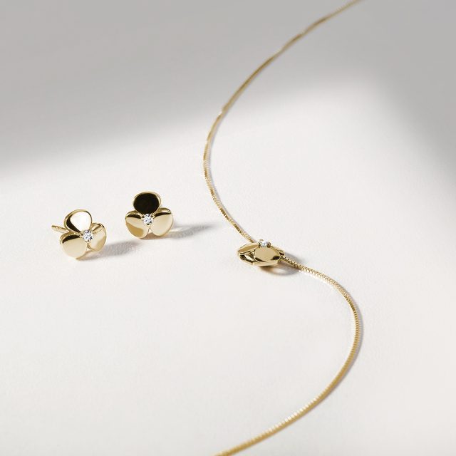 ZLATÉ NÁUŠNICE TROJLÍSTKY S DIAMANTY - DIAMANTOVÉ NÁUŠNICE PECKY - 