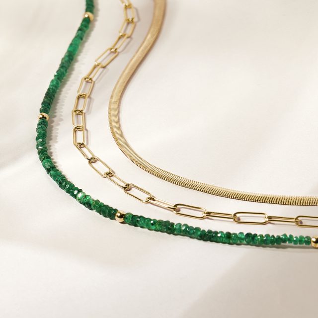 DARK GREEN EMERALD NECKLACE IN GOLD - MINERAL NECKLACES - 
