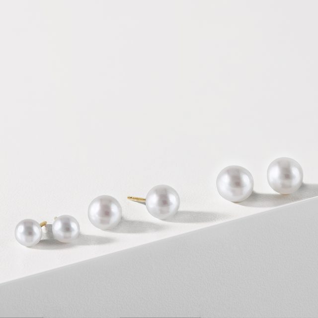 GOLD EARRINGS WITH A FRESHWATER PEARL - PEARL EARRINGS - 