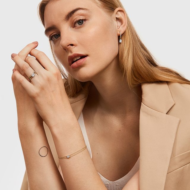 BIJOUX SERTIS DE DIAMANTS ÉMERAUDES EN OR JAUNE - ENSEMBLES DE BIJOUX EN DIAMANT - 