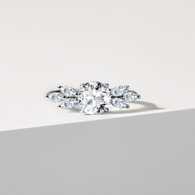 ZÁSNUBNÝ PRSTEŇ Z BIELEHO ZLATA S 1CT LAB GROWN DIAMANTOM - PRSTENE S LAB-GROWN DIAMANTMI - 