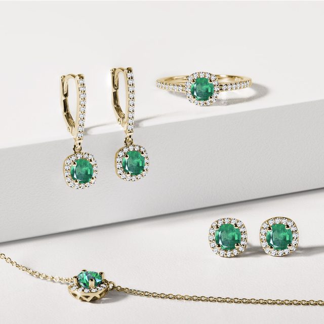 LUXURY EMERALD AND DIAMOND EARRINGS IN YELLOW GOLD - EMERALD EARRINGS - 
