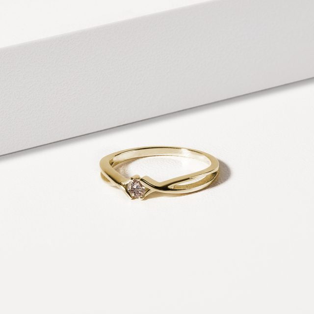 BAGUE EN OR JAUNE ET DIAMANT CHAMPAGNE - BAGUES DE FIANÇAILLES AVEC DIAMANTS DE COULEUR - 