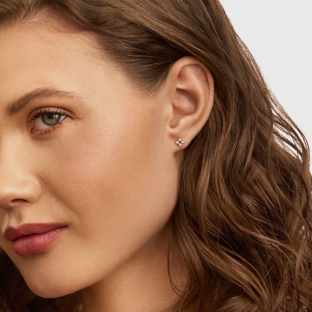 CLOUS D'OREILLES FLOCON DE NEIGE EN OR ROSE ET DIAMANTS - PUCES D'OREILLES EN DIAMANT - 