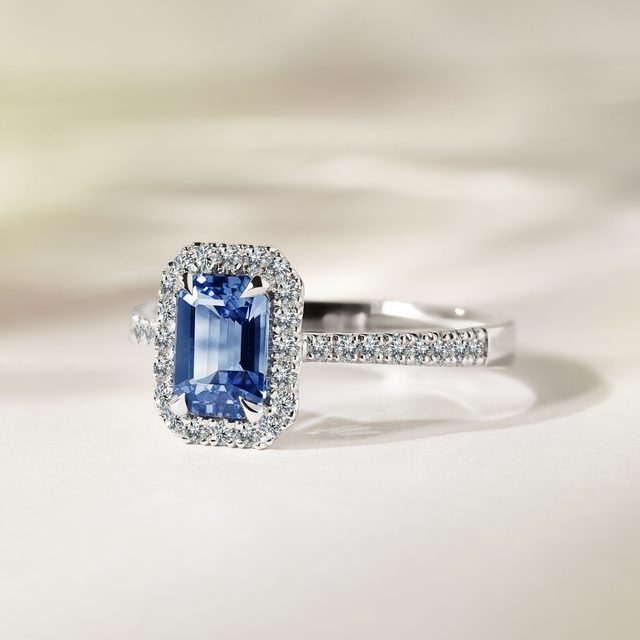 BAGUE DE FIANÇAILLES DE LUXE AVEC SAPHIR DE CEYLAN ET DIAMANTS - BAGUES DE FIANÇAILLES EN SAPHIR - 