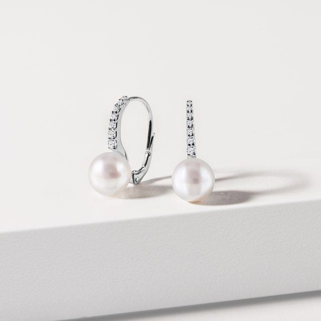 BOUCLES D'OREILLES EN OR BLANC AVEC PERLES D'EAU DOUCE ET DIAMANTS - BOUCLES D'OREILLES EN PERLES - 