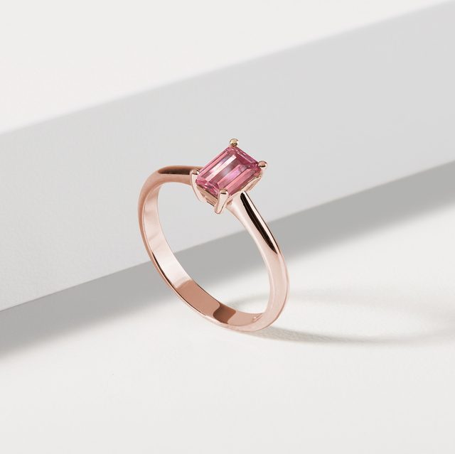 BAGUE EN OR ROSE AVEC TOURMALINE ROSE TAILLE ÉMERAUDE - BAGUES EN TOURMALINE - 