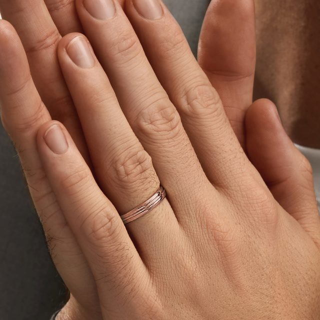 BAGUE DE MARIAGE EN OR ROSE POUR HOMMES AVEC GRAVURE - ALLIANCES DE MARIAGE HOMMES - 