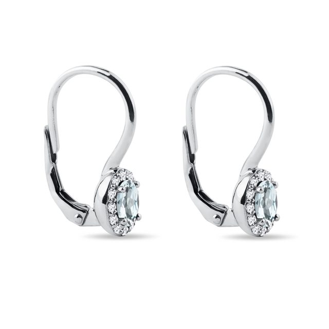 BOUCLES D'OREILLES AURÉOLE EN OR BLANC AVEC AIGUE-MARINE OVALE ET DIAMANTS - BOUCLES D'OREILLES EN AIGUE-MARINE - 