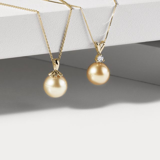 SOUTH PACIFIC PEARL AND DIAMOND GOLD NECKLACE - PEARL PENDANTS - 