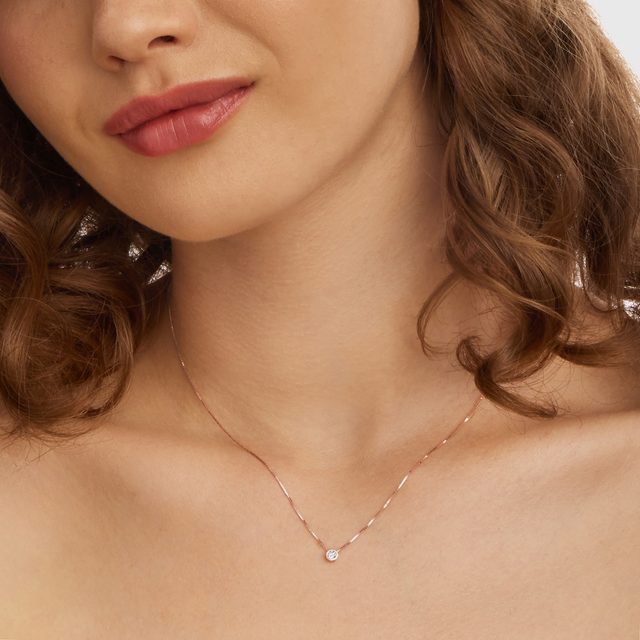 PENDENTIF ÉLÉGANT EN OR ROSE ET DIAMANT - COLLIERS AVEC DIAMANTS - 