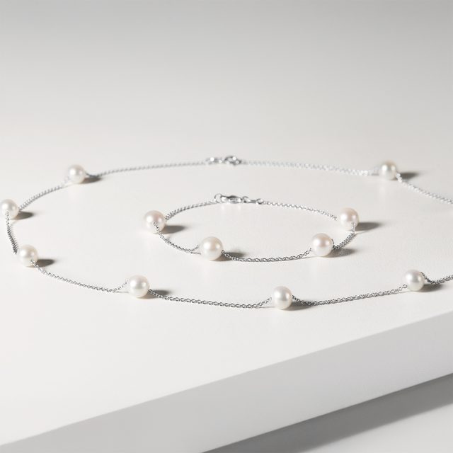 COLLIER EN PERLES - COLLIERS DE PERLES - 