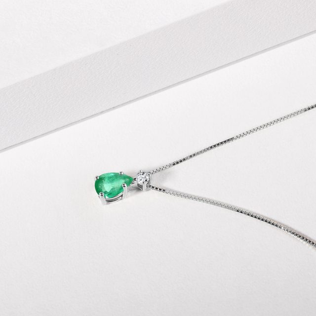 NECKLACE WITH EMERALD AND DIAMOND IN WHITE GOLD - EMERALD NECKLACES - 