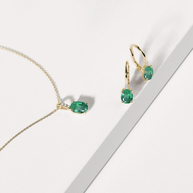 EMERALD AND DIAMOND GOLD NECKLACE - EMERALD NECKLACES - 