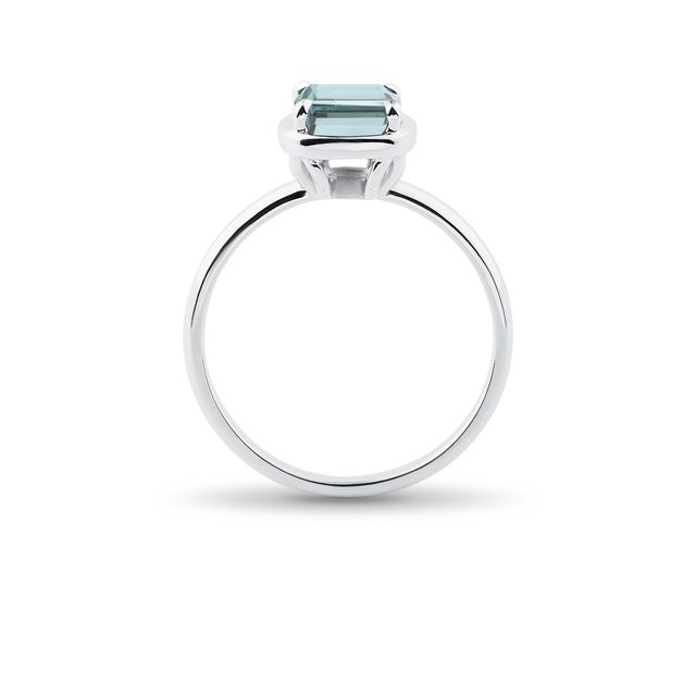 PRSTEN Z BÍLÉHO ZLATA SE SKY TOPAZEM V BRUSU CUSHION - PRSTENY S TOPAZEM - 