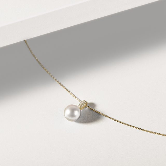 COLLIER EN OR JAUNE, PERLE ET DIAMANTS - PENDENTIFS EN PERLES - 