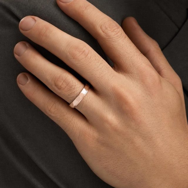SET FACETTIERTER RINGE AUS ROSÉGOLD - ROSÉGOLDENE TRAURINGE IM SET - 