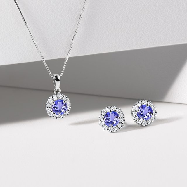 BOUCLES D'OREILLES HALO EN OR BLANC AVEC TANZANITES ET DIAMANTS - BOUCLES D’OREILLES EN TANZANITE - 