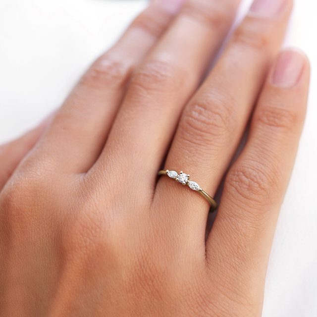 DIAMOND RING WITH MARQUISE CUT DIAMONDS IN YELLOW GOLD - DIAMOND ENGAGEMENT RINGS - 