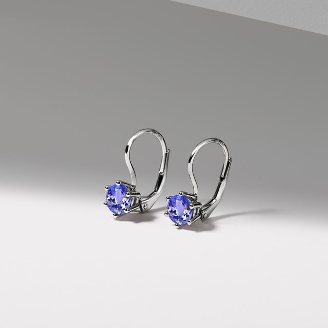 BOUCLES D'OREILLES EN OR BLANC AVEC TANZANITES - BOUCLES D’OREILLES EN TANZANITE - 