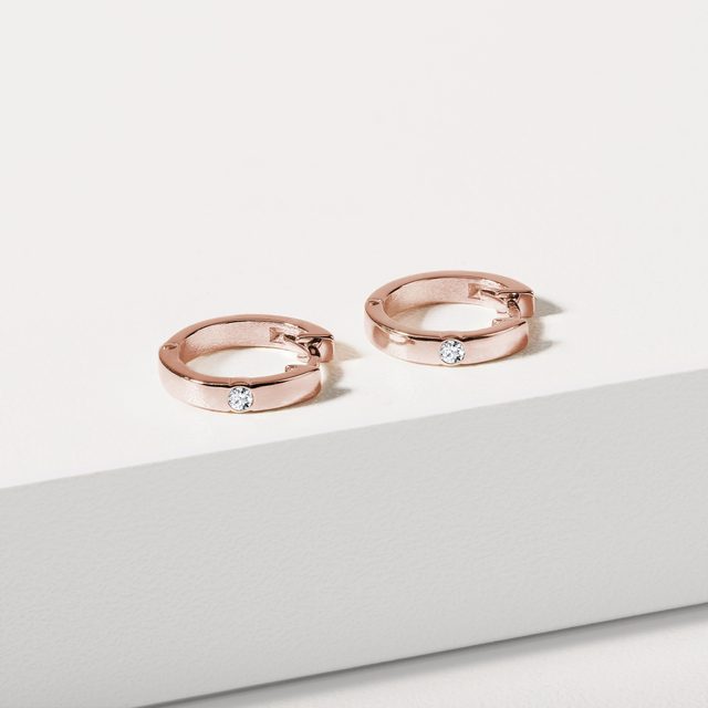 BOUCLES D'OREILLES CRÉOLES EN OR AVEC DIAMANTS - BOUCLES D'OREILLES EN DIAMANT - 