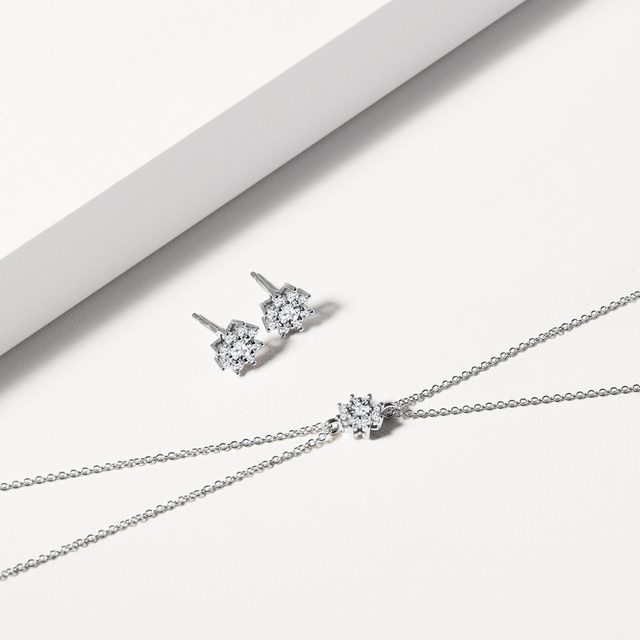 PUCES D'OREILLES ET BRACELET FLEUR, OR BLANC ET DIAMANTS - ENSEMBLES DE BIJOUX EN DIAMANT - 