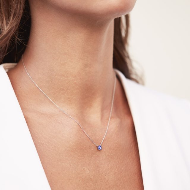 COLLIER D'OR BLANC DÉLICAT AVEC TANZANITE - COLLIERS AVEC TANZANITE - 