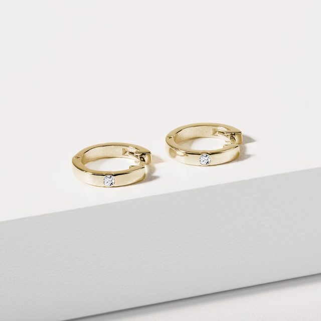 BOUCLES D'OREILLES OR BAGUES AVEC DES DIAMANTS - BOUCLES D'OREILLES EN DIAMANT - 