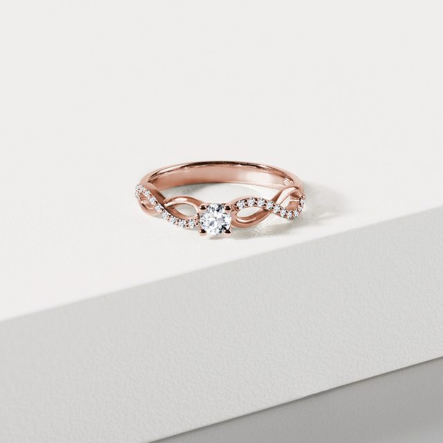 DIAMANTOVÝ PRSTIENOK Z RUŽOVÉHO ZLATA - DIAMANTOVÉ ZÁSNUBNÉ PRSTENE - 