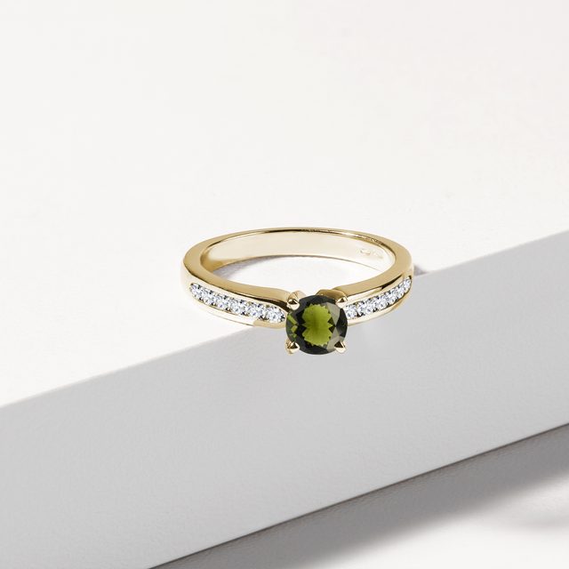 IMPOSING MOLDAVITE AND DIAMOND RING IN YELLOW GOLD - MOLDAVITE RINGS - 