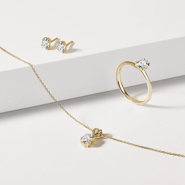 VERLOBUNGSRING MIT OVALEM DIAMANTEN IN GELBGOLD - VERLOBUNGSRINGE DIAMANTEN - 