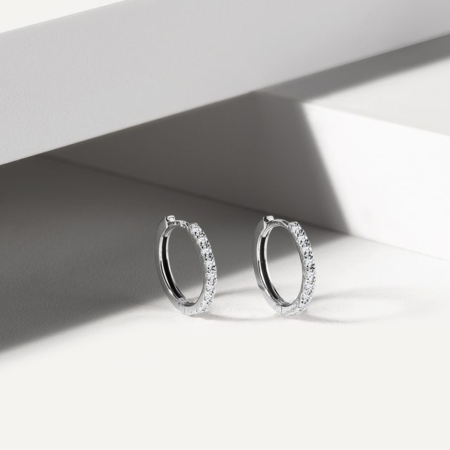 GUĽATÉ NÁUŠNICE S DIAMANTMI Z BIELEHO ZLATA - NÁUŠNICE DIAMANTY - 