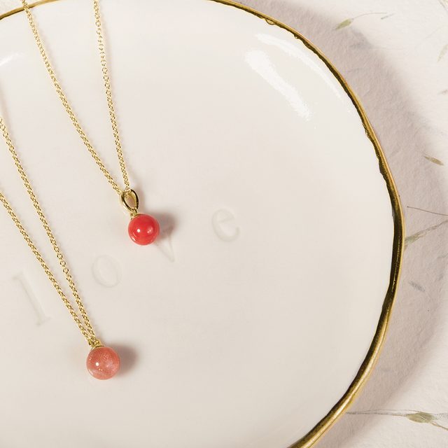 Coral Pendant in Yellow Gold KLENOTA