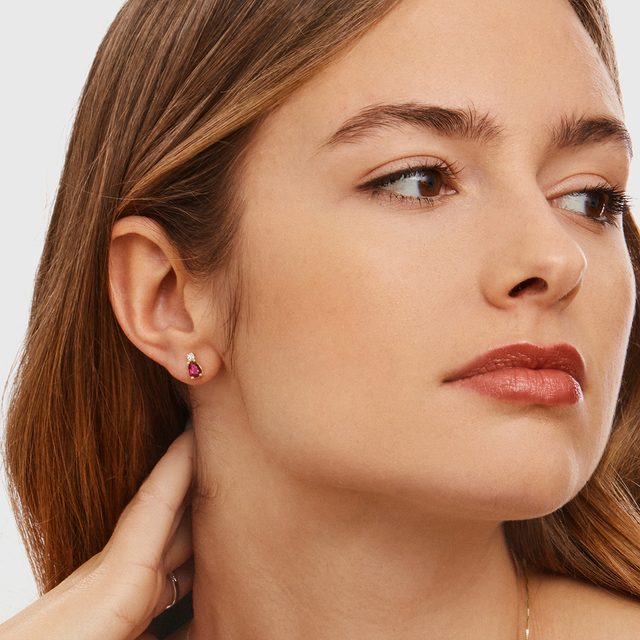 BOUCLES D'OREILLES GOUTTES EN OR AVEC RUBIS ET DIAMANTS - BOUCLES D'OREILLES EN RUBIS - 