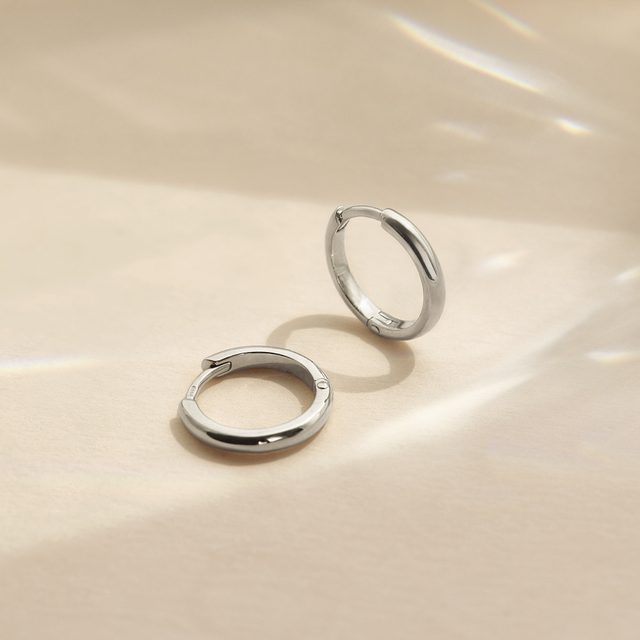 CLASSIC HOOP EARRINGS IN WHITE GOLD - WHITE GOLD EARRINGS - 